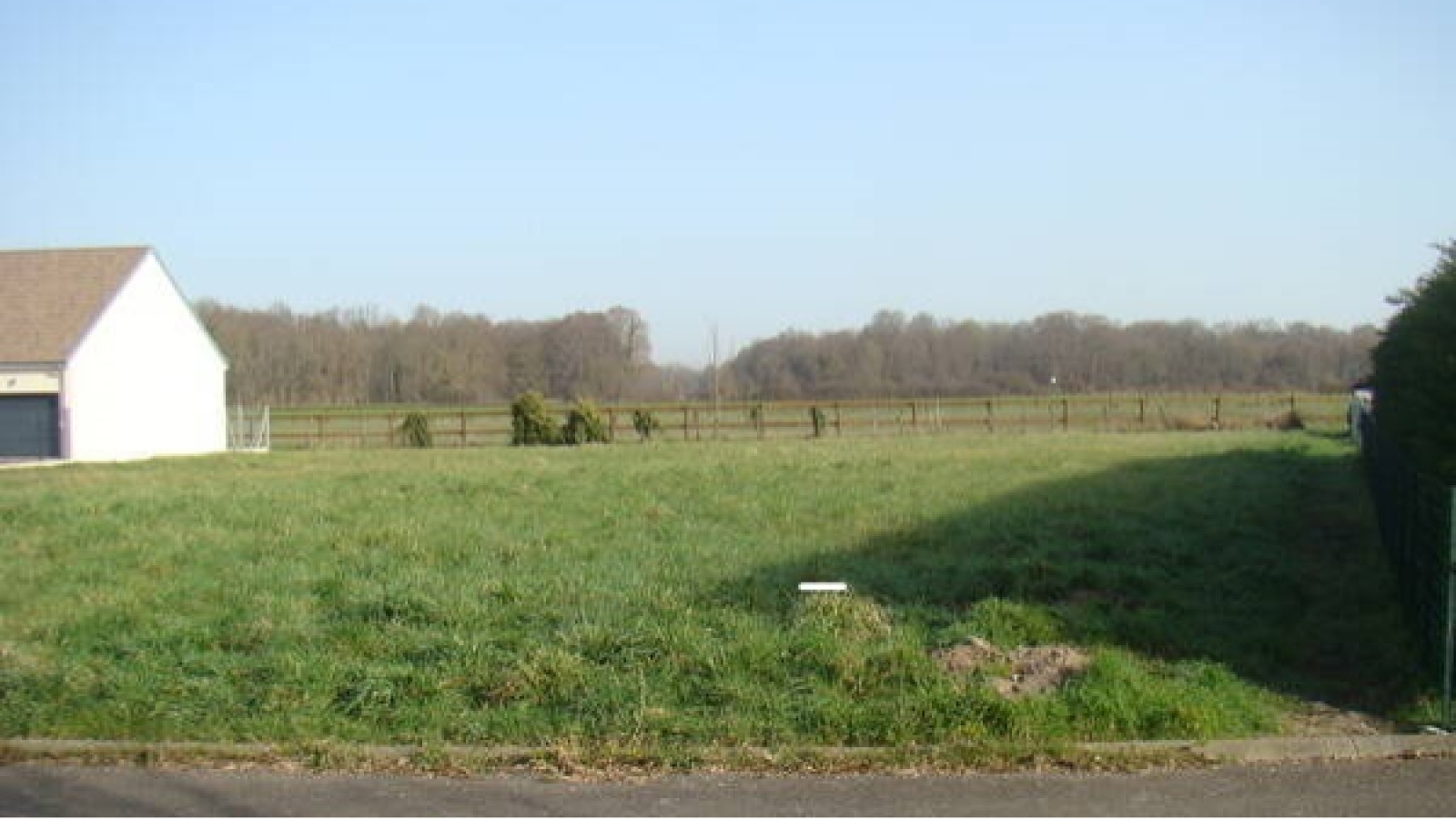 Terrain constructible de 990m2 à Saint-Maurice-sur-Fessard