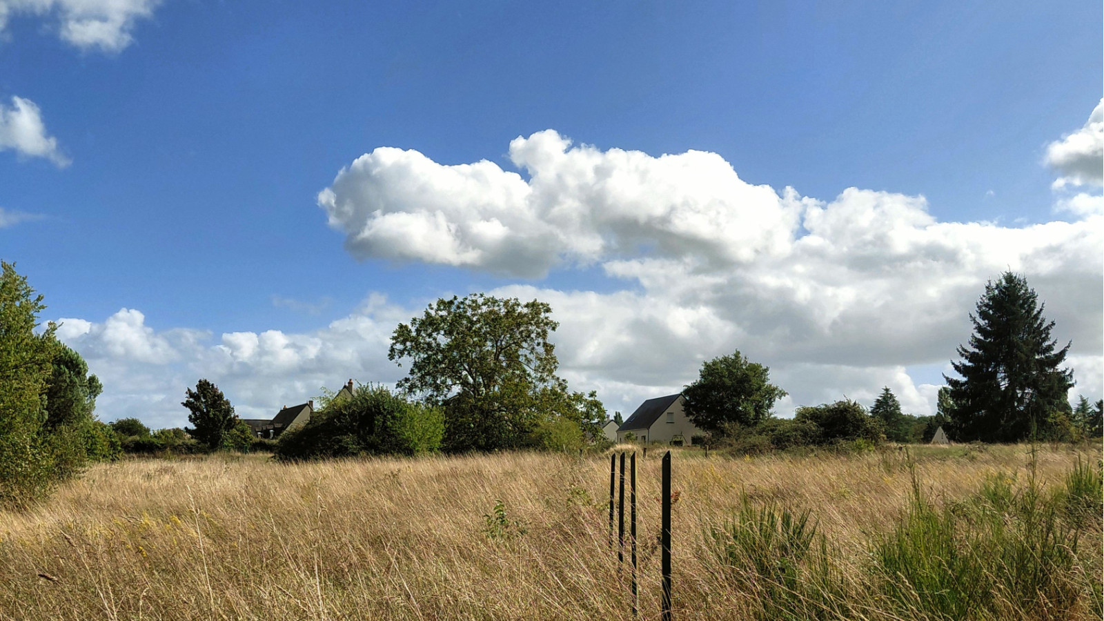 Terrain constructible de 723m2 à Sorigny