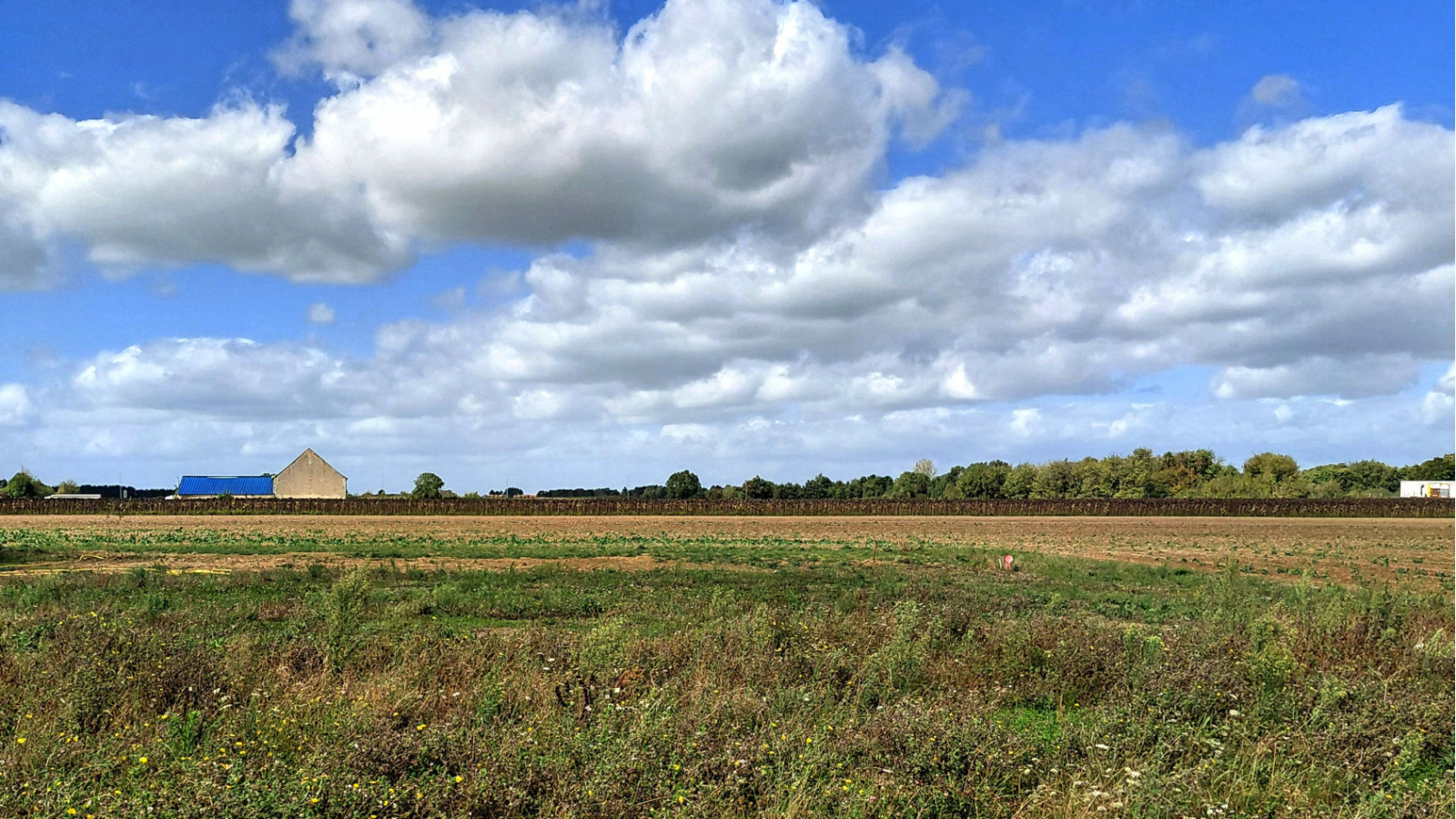 Terrain constructible de 385m2 à Notre-Dame-d'Oé