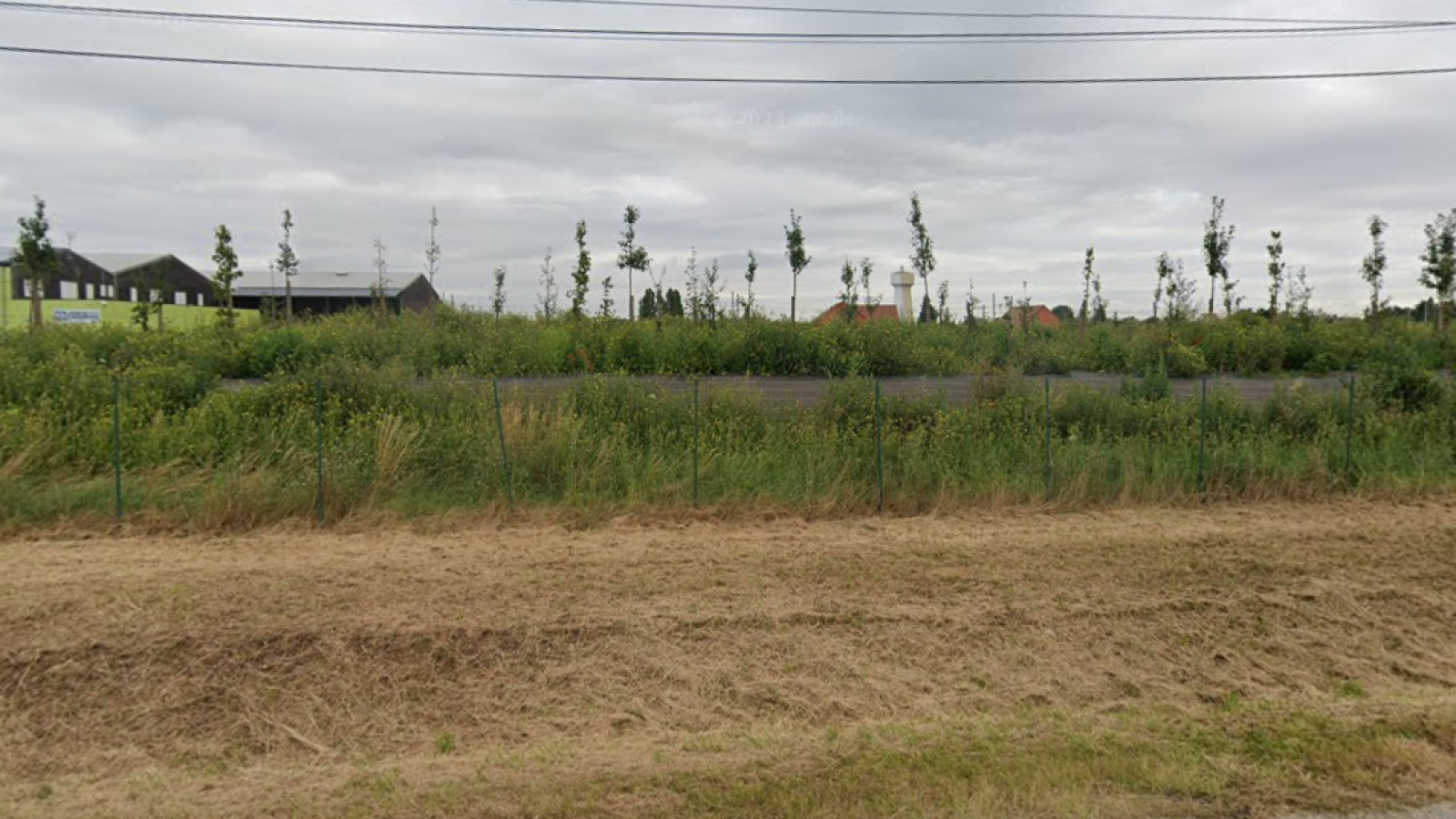 Terrain constructible de 559m2 à Baule
