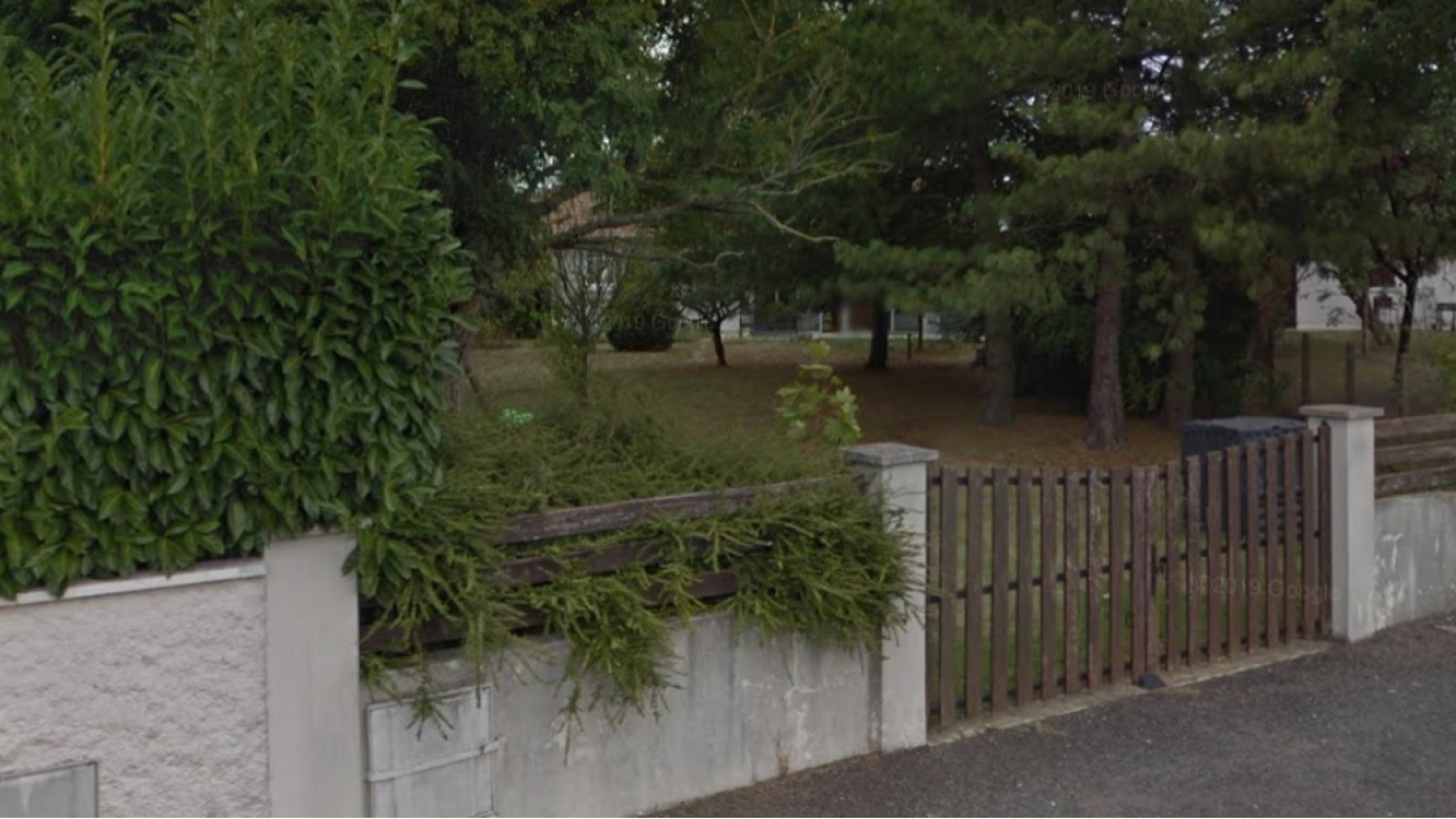 Terrain constructible de 468m2 à Montmorillon