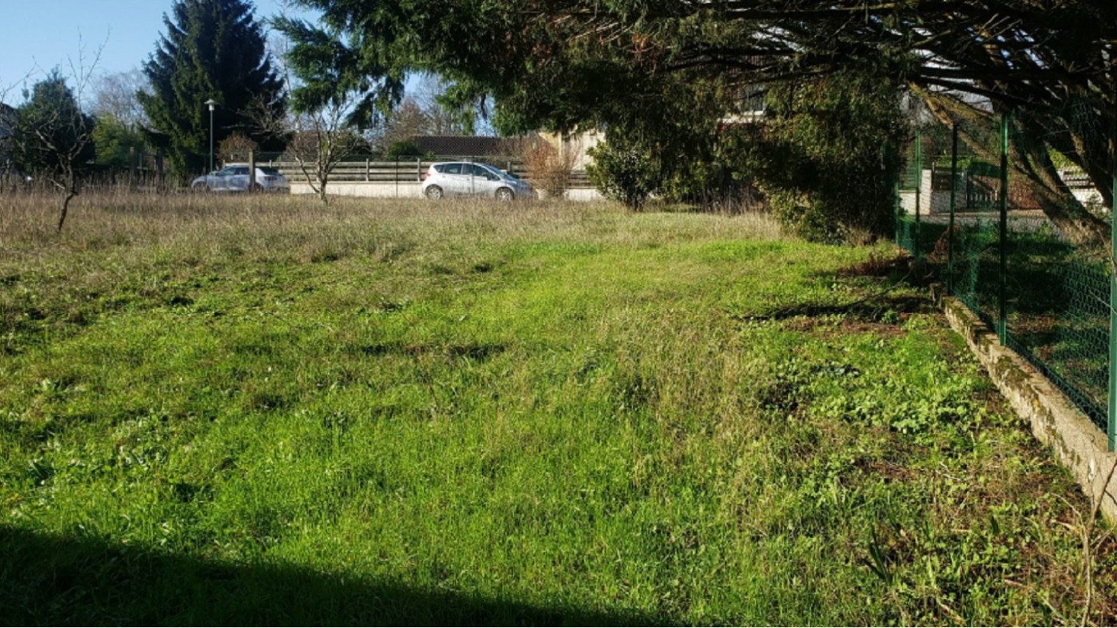 Terrain constructible de 790m2 à Antigny