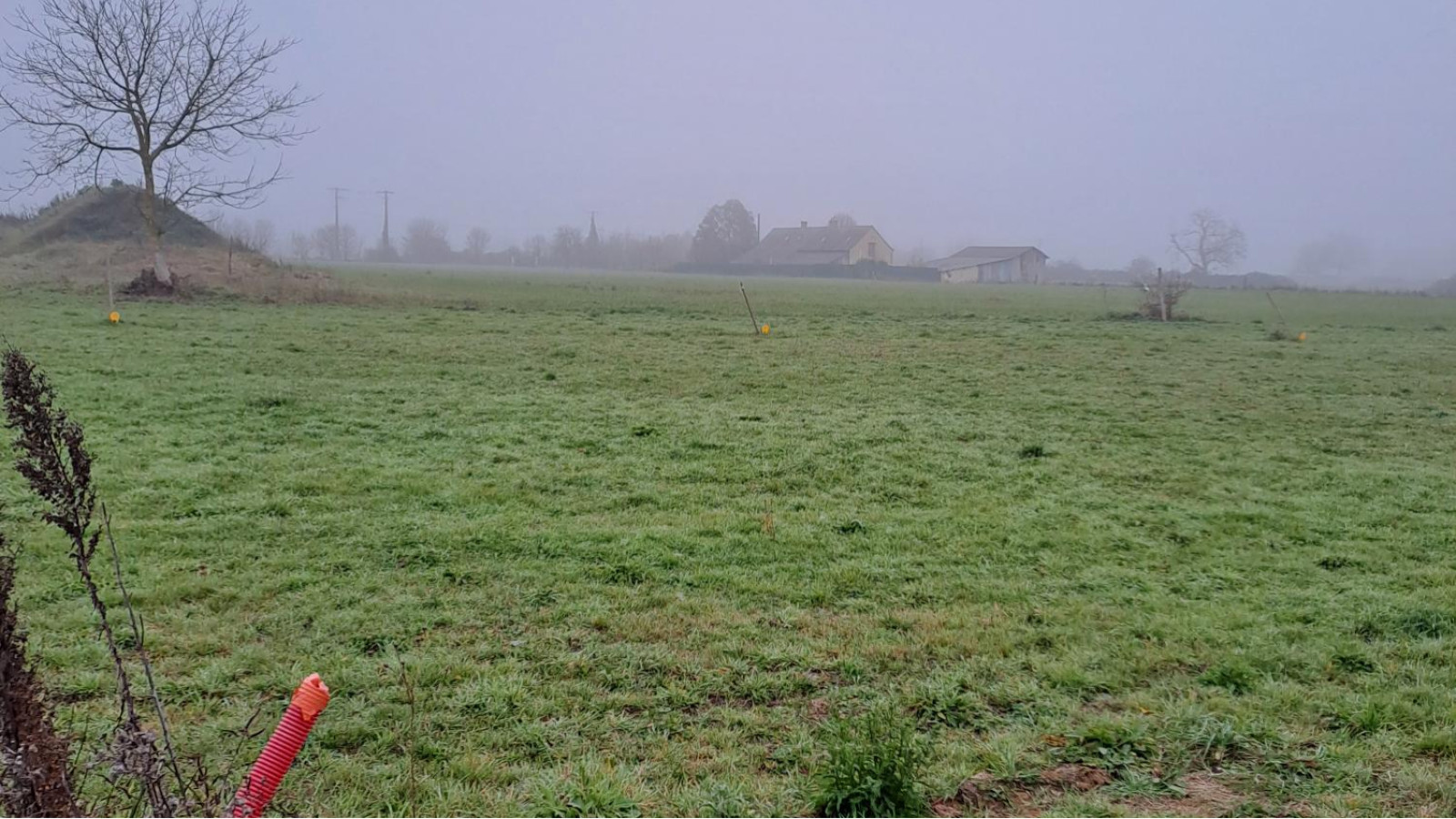 Terrain constructible de 558m2 à Morannes sur Sarthe-Daumeray