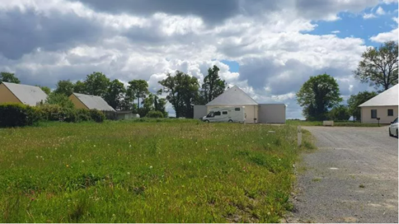 Terrain constructible de 655m2 à Patay