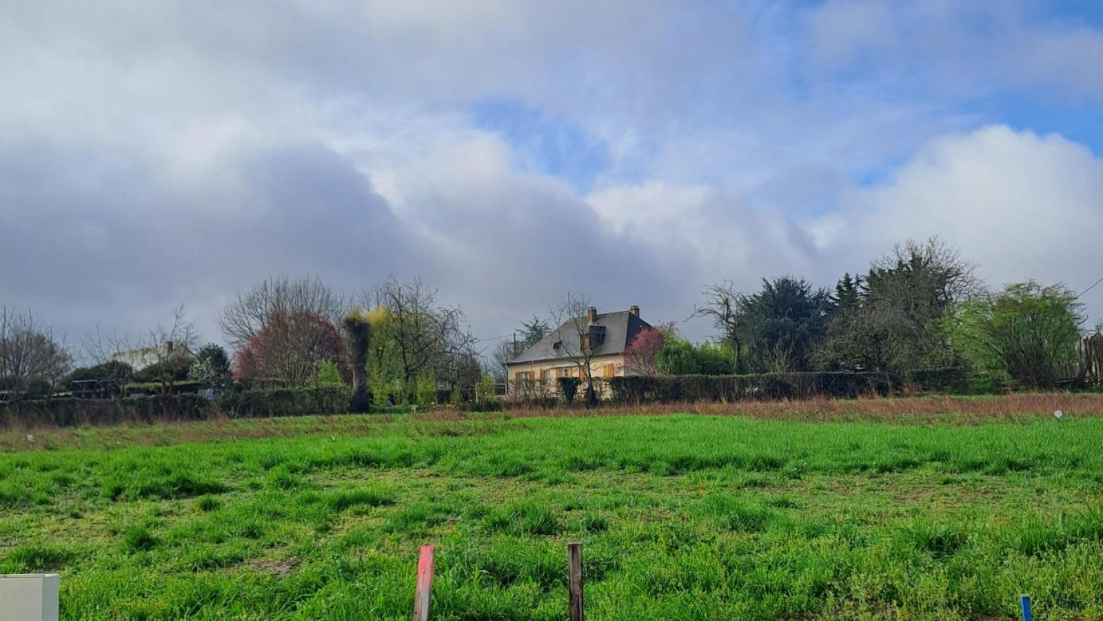 Terrain constructible de 536m2 à Longuenée-en-Anjou