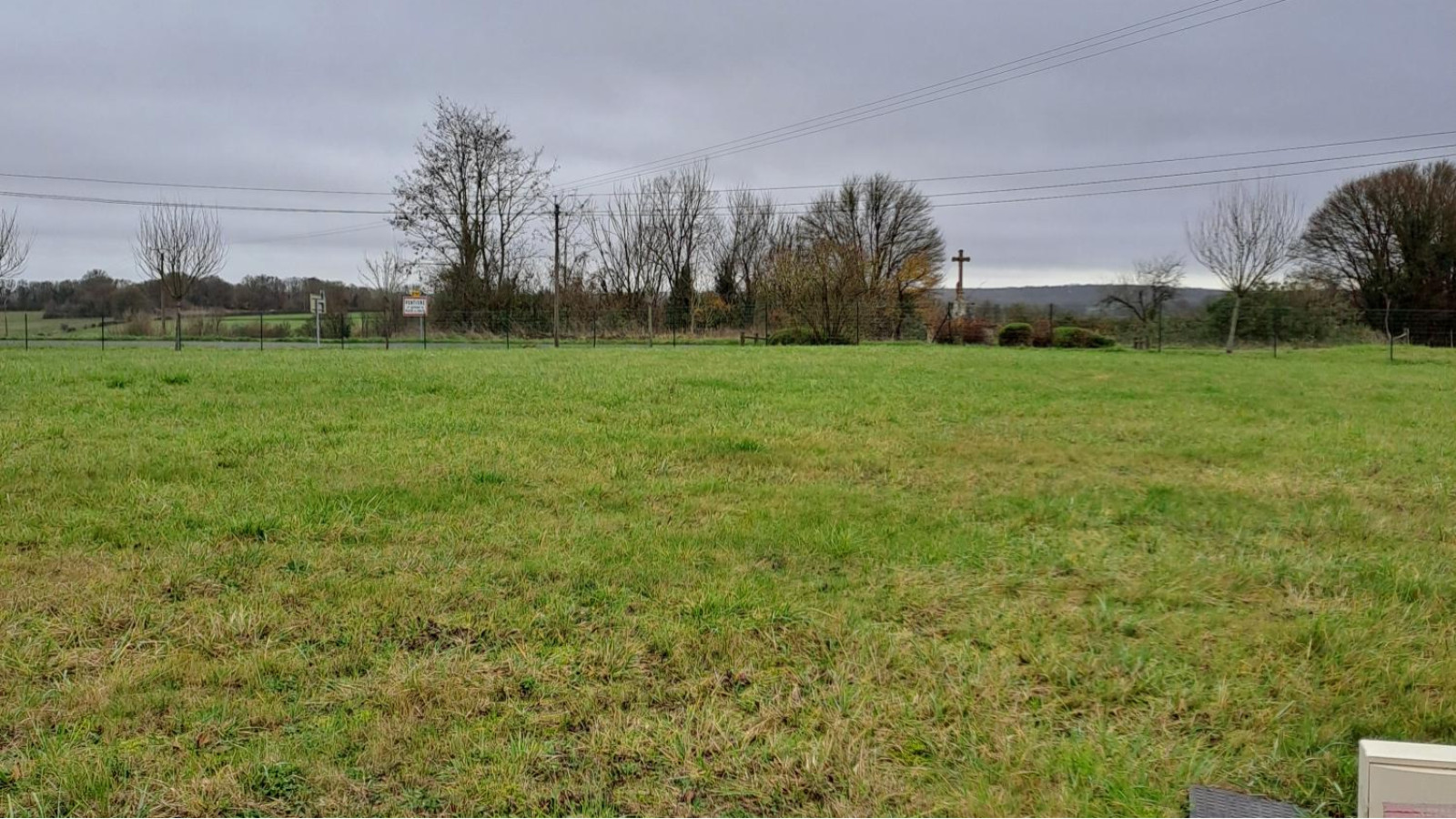 Terrain constructible de 454m2 à Candé