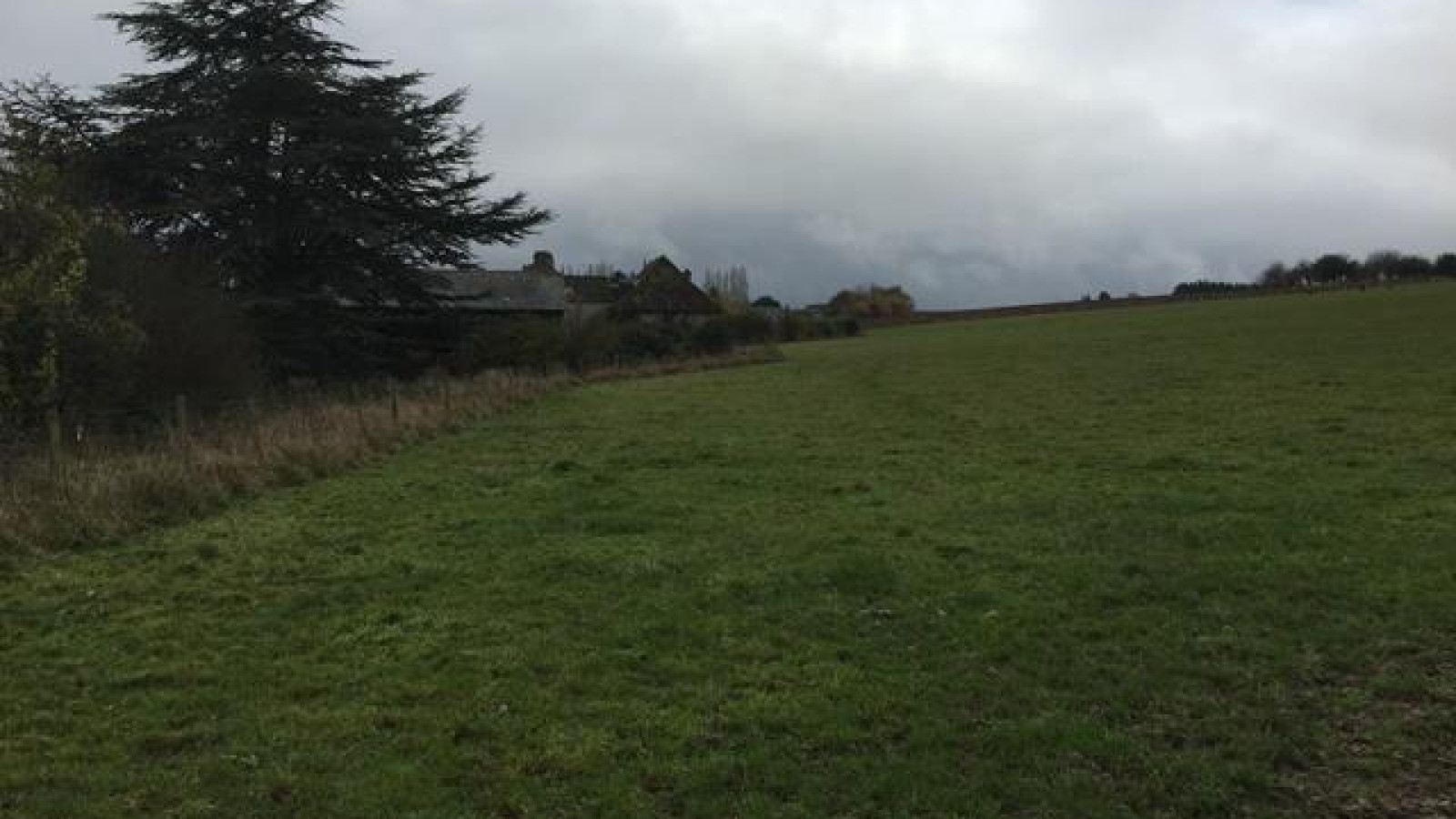 Terrain constructible de 407m2 à Lignières-de-Touraine