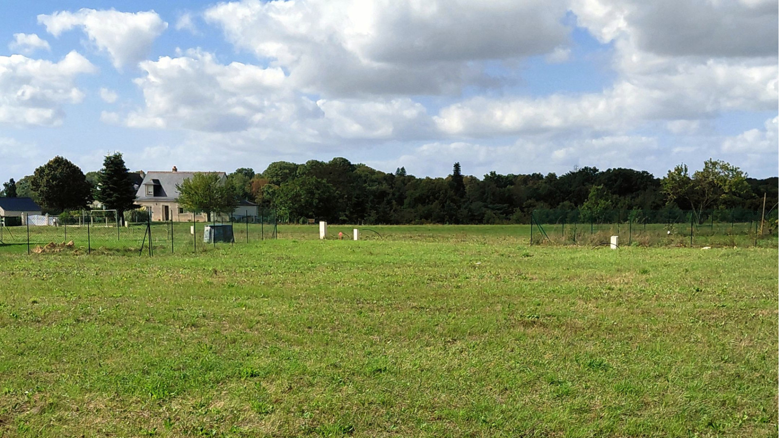 Terrain constructible de 340m2 à Mettray