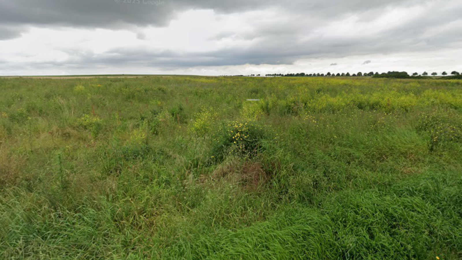 Terrain constructible de 876m2 à Tavers