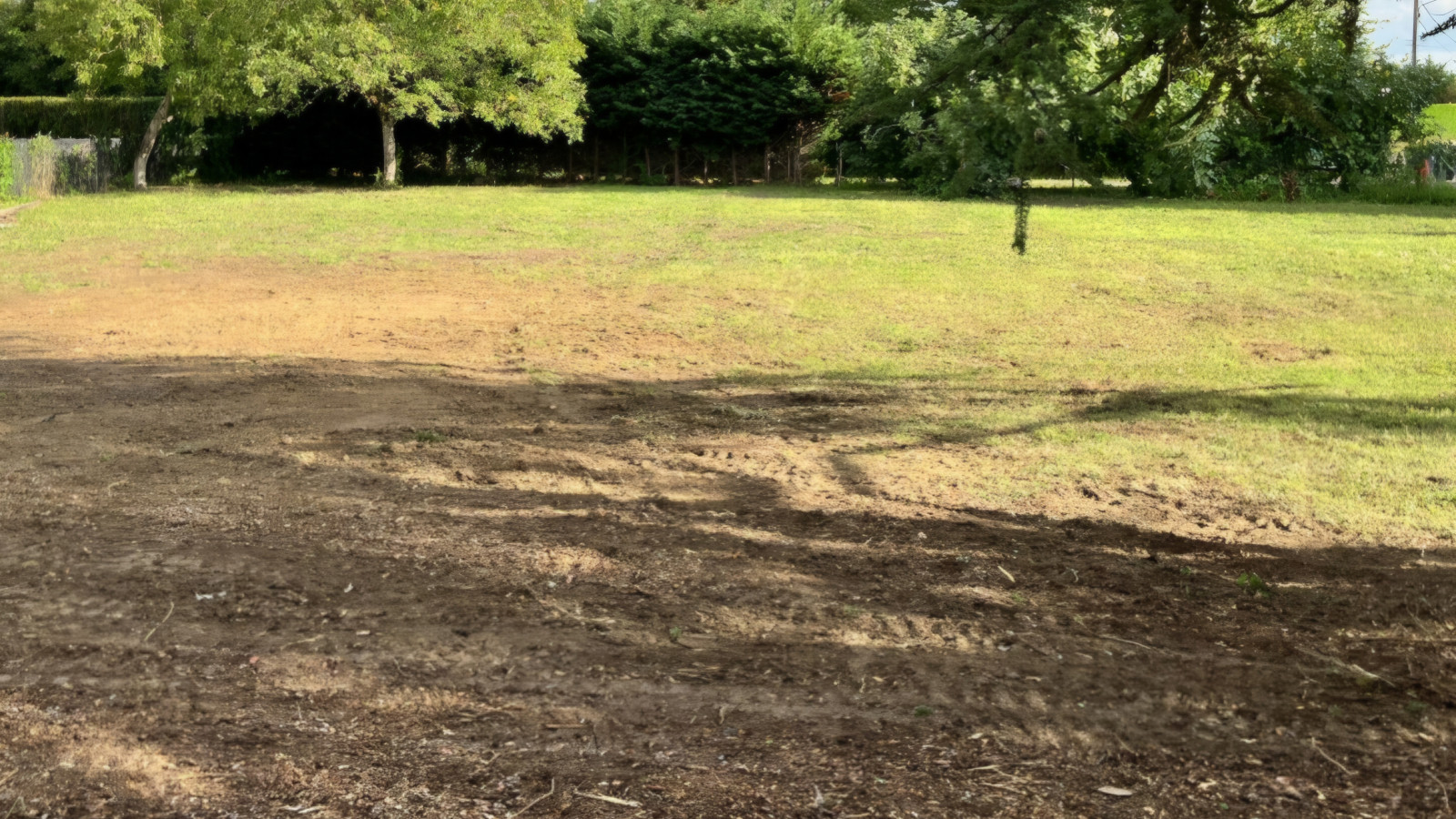 Terrain constructible de 950m2 à Fondettes