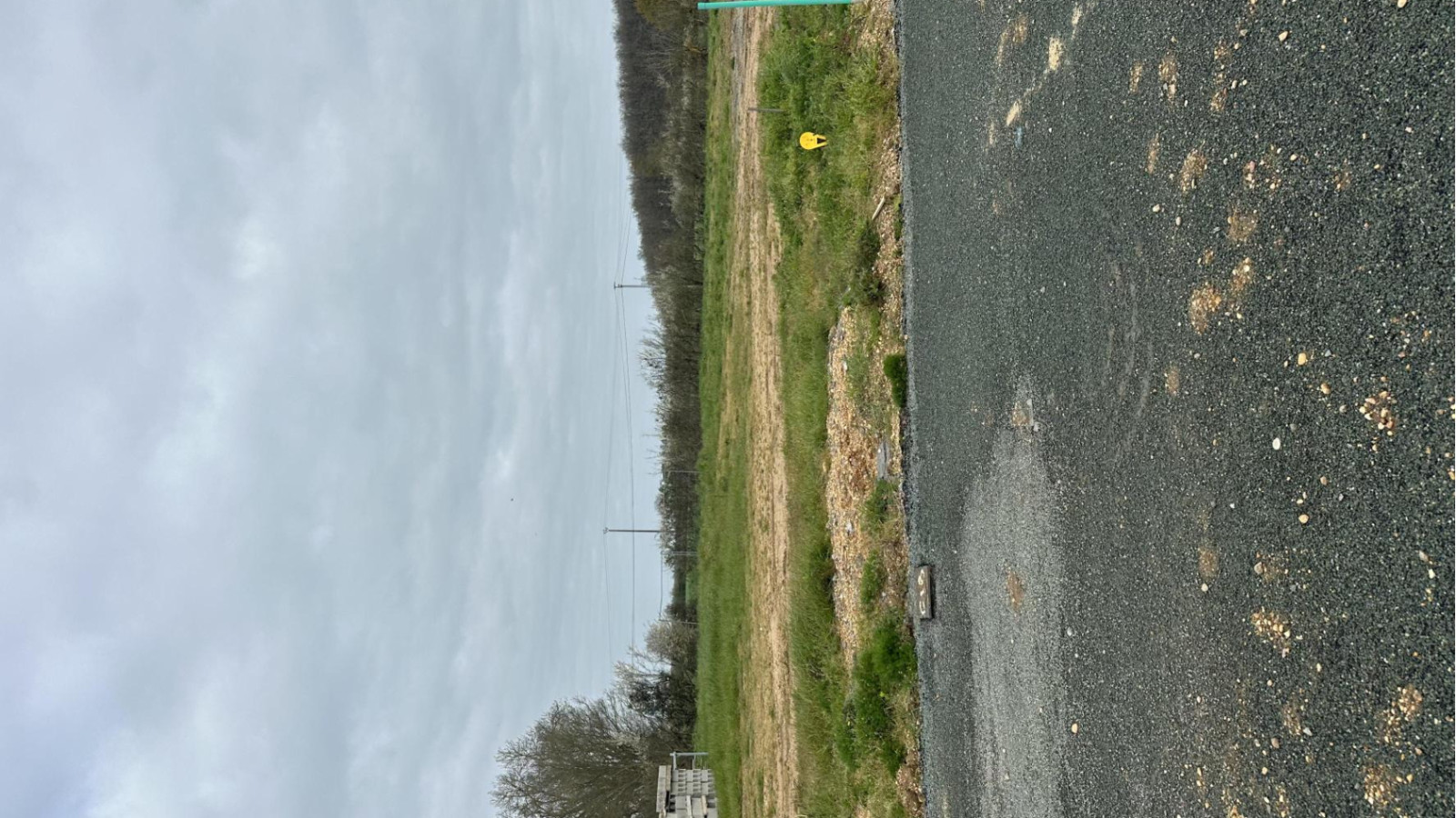 Terrain constructible de 560m2 à Feneu