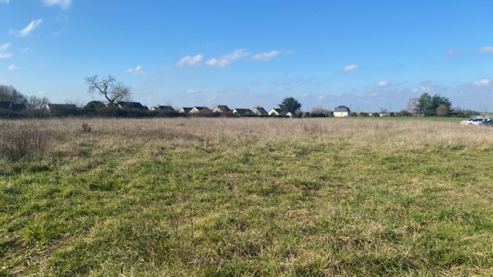 Terrain constructible de 463m2 à Nouzilly
