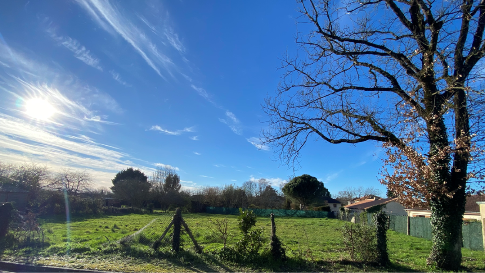 Terrain constructible de 1443m2 à Migné-Auxances