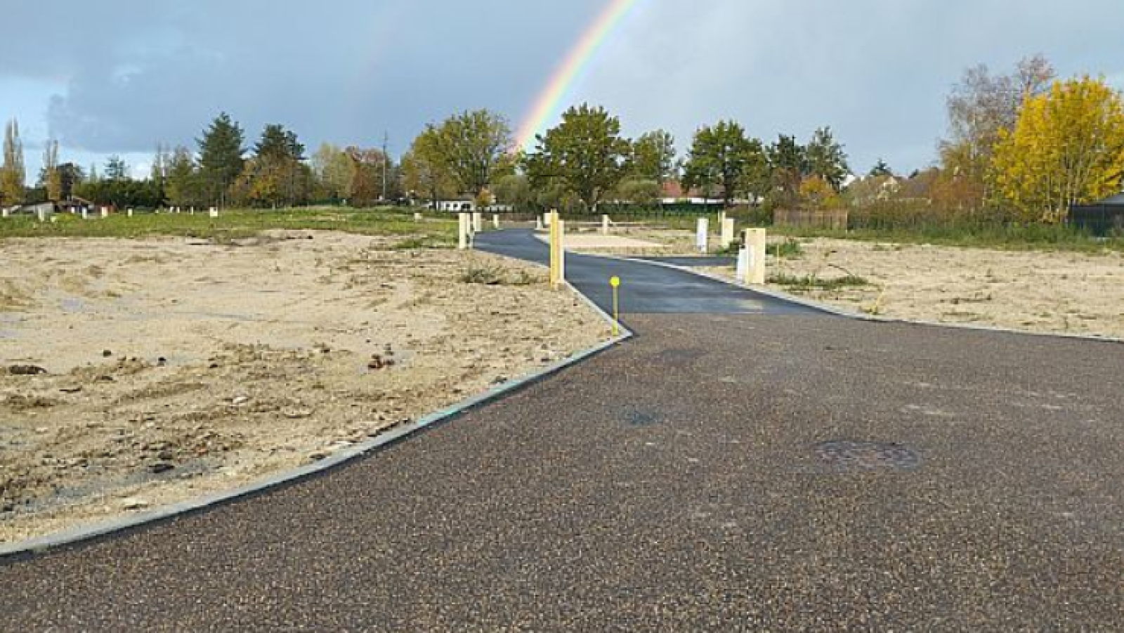 Terrain constructible de 685m2 à Terminiers
