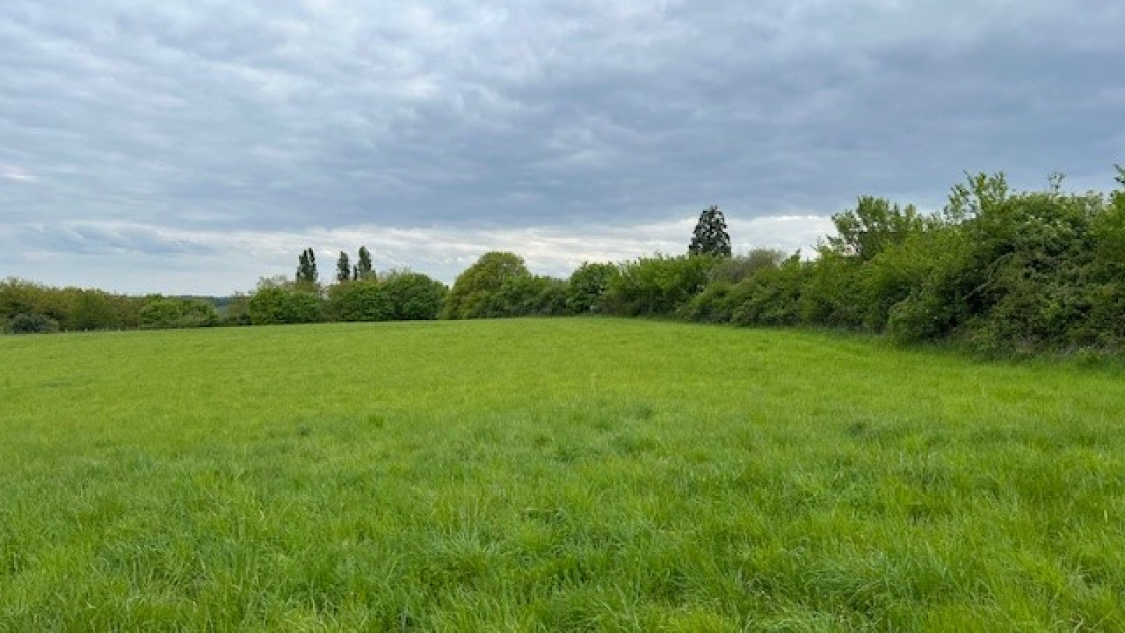 Terrain constructible de 408m2 à Lignières-de-Touraine