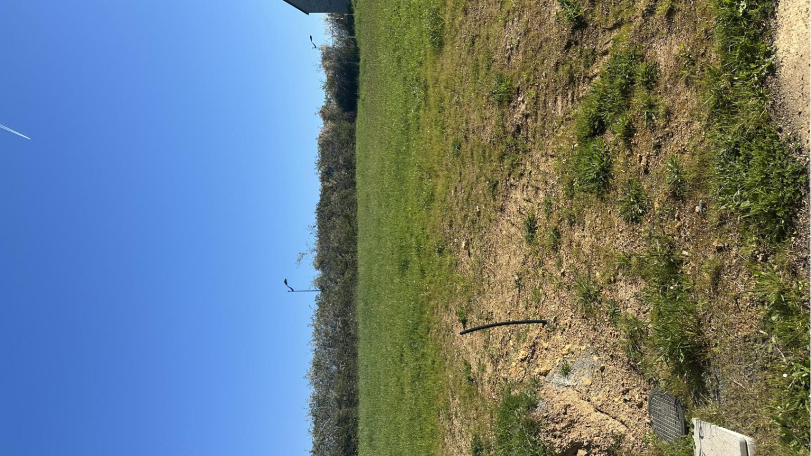 Terrain constructible de 454m2 à Candé