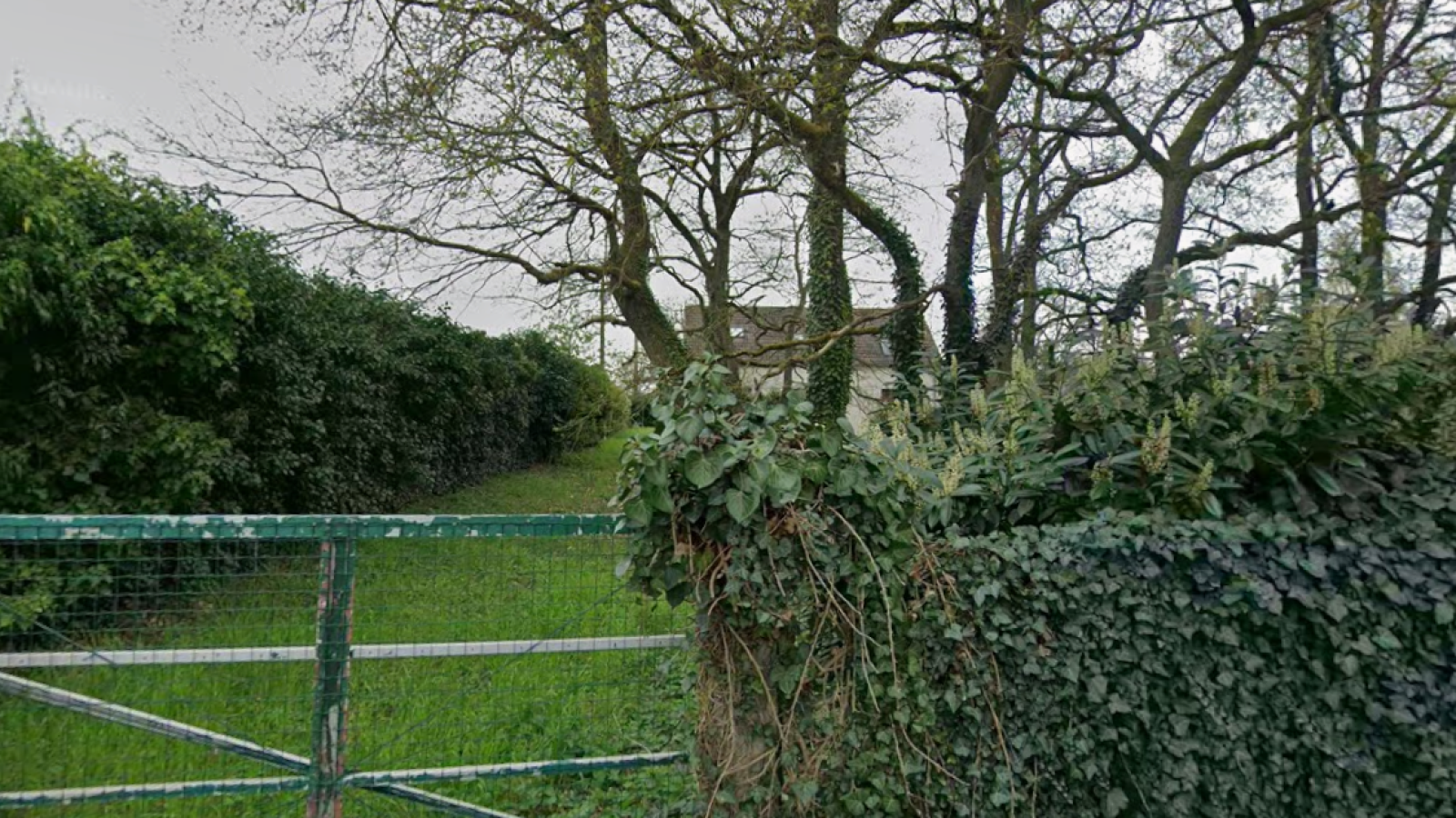 Terrain constructible de 1020m2 à Saint-Denis-en-Val