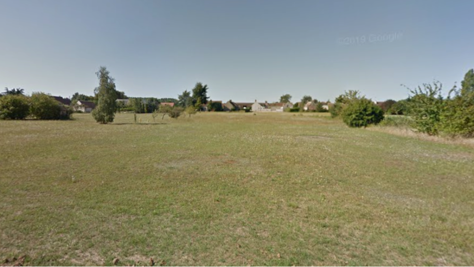 Terrain constructible de 689m2 à Saint-Benoît-sur-Loire