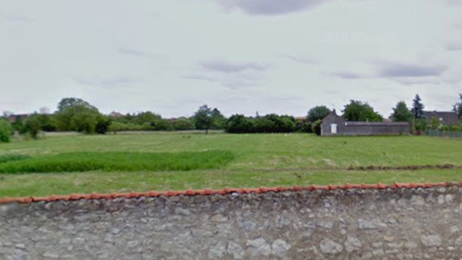 Terrain constructible de 684m2 à Orléans