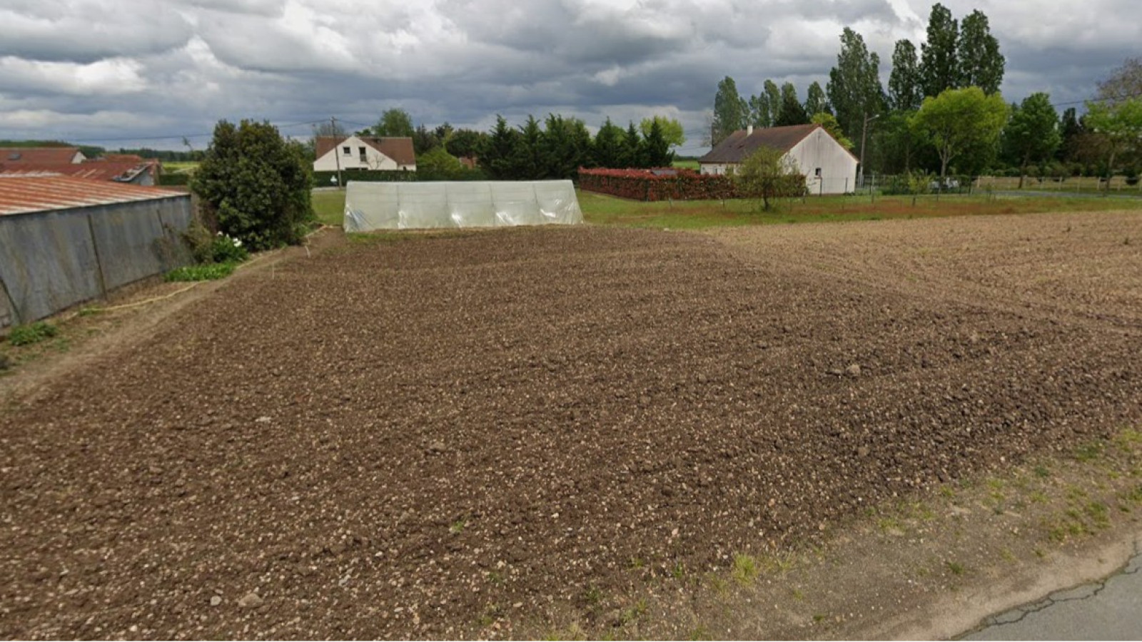 Terrain constructible de 620m2 à Cléry-Saint-André