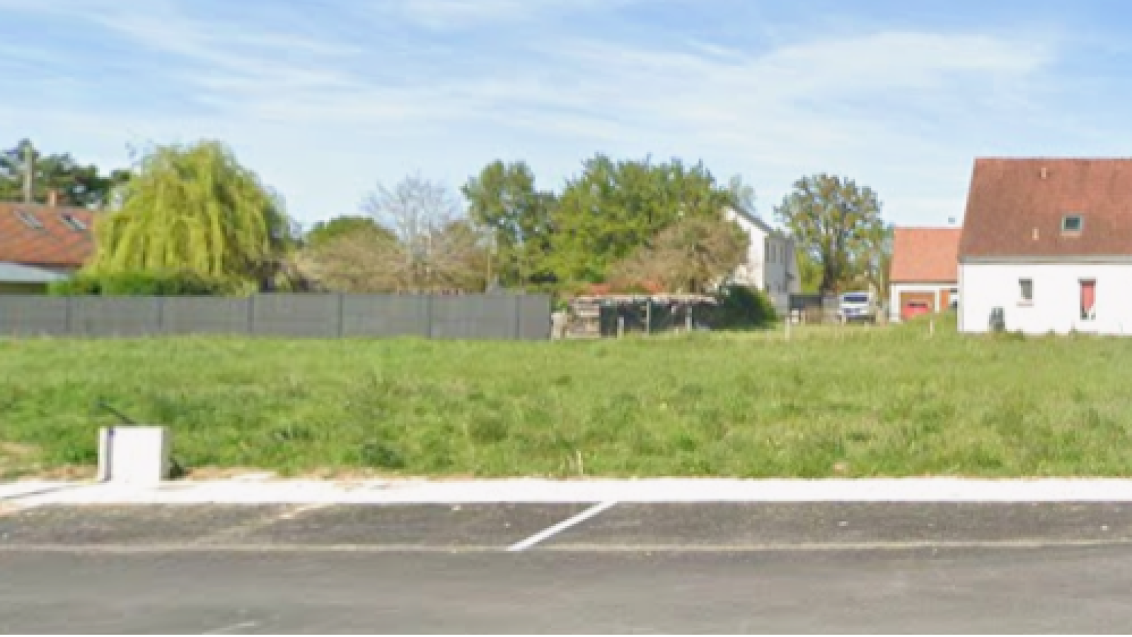 Terrain constructible de 766m2 à Traînou