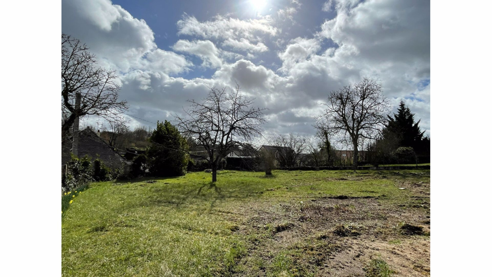 Terrain constructible de 353m2 à Manthelan
