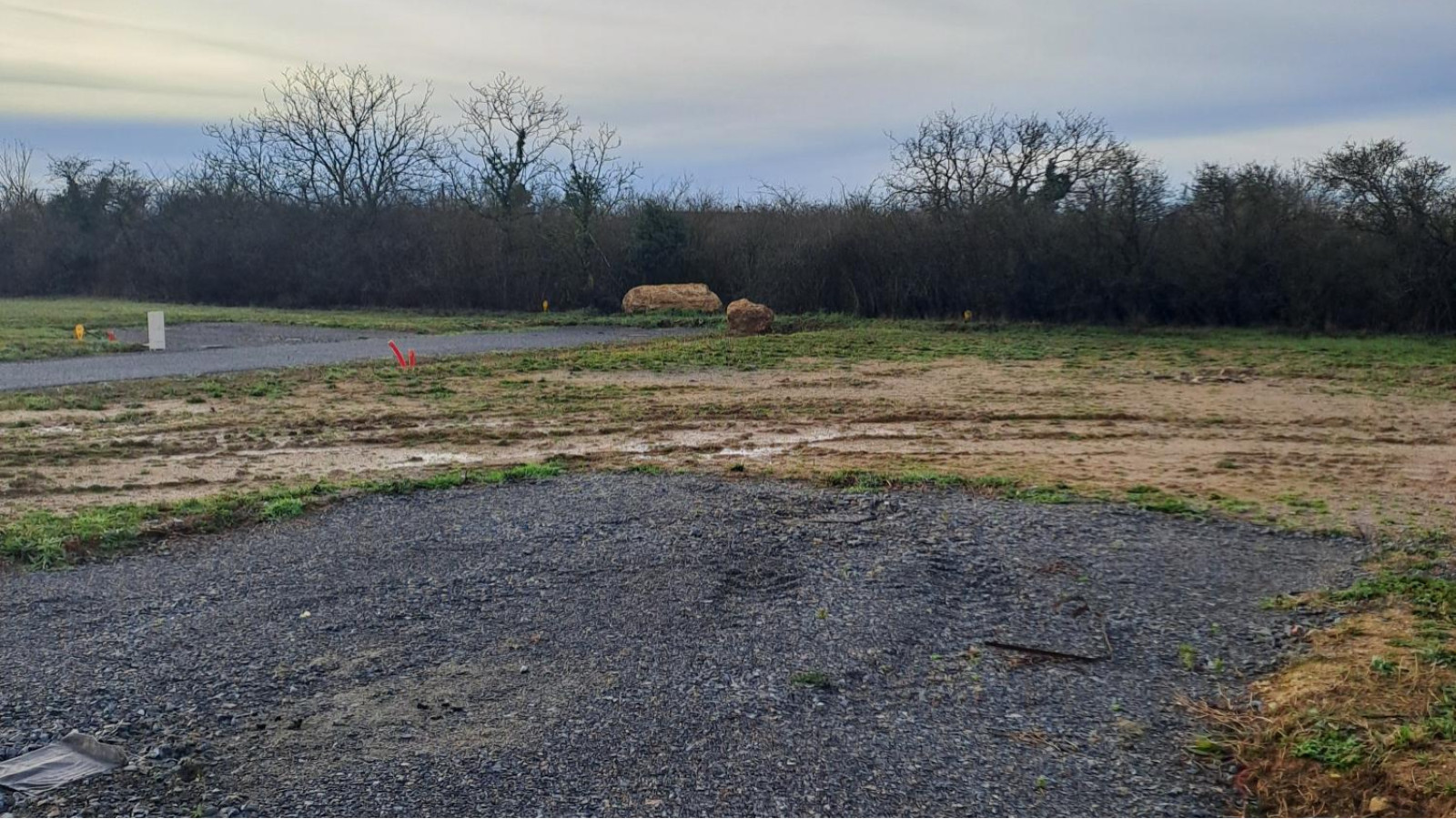 Terrain constructible de 443m2 à Sarrigné