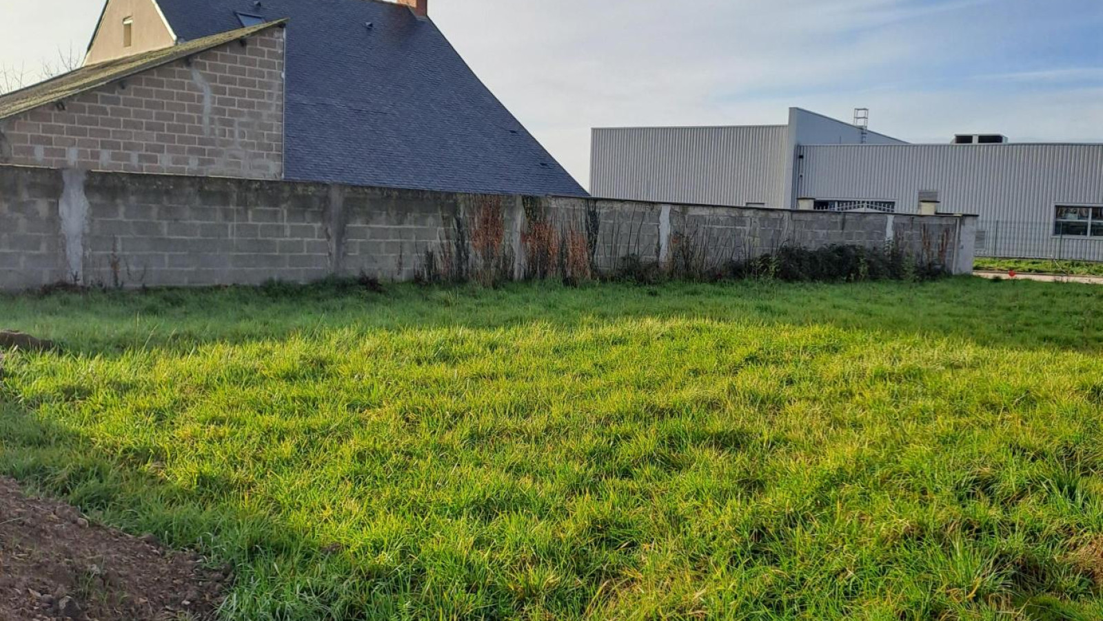 Terrain constructible de 418m2 à Bouchemaine