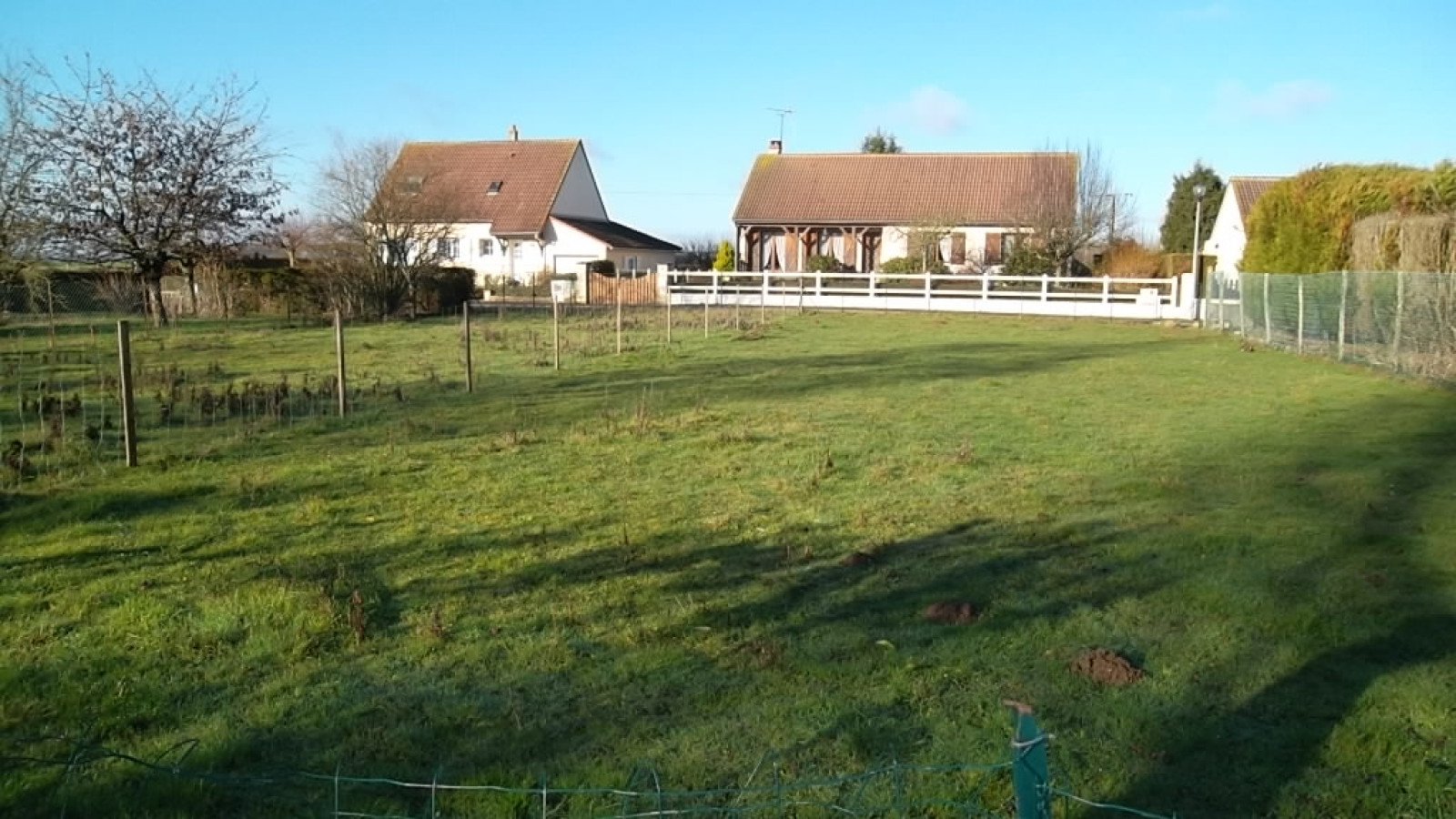 Terrain constructible de 353m2 à Manthelan