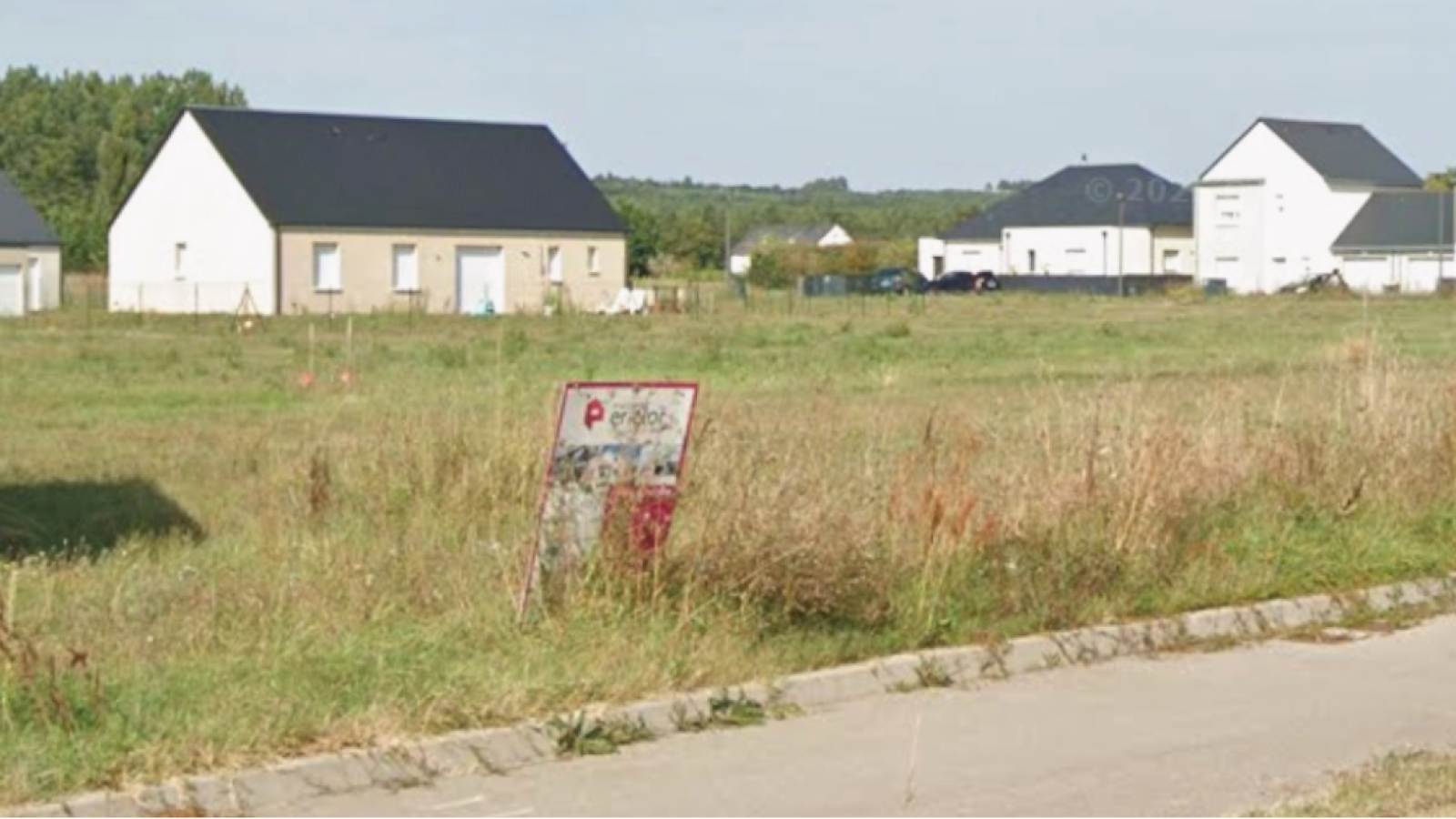 Terrain constructible de 708m2 à Allonnes