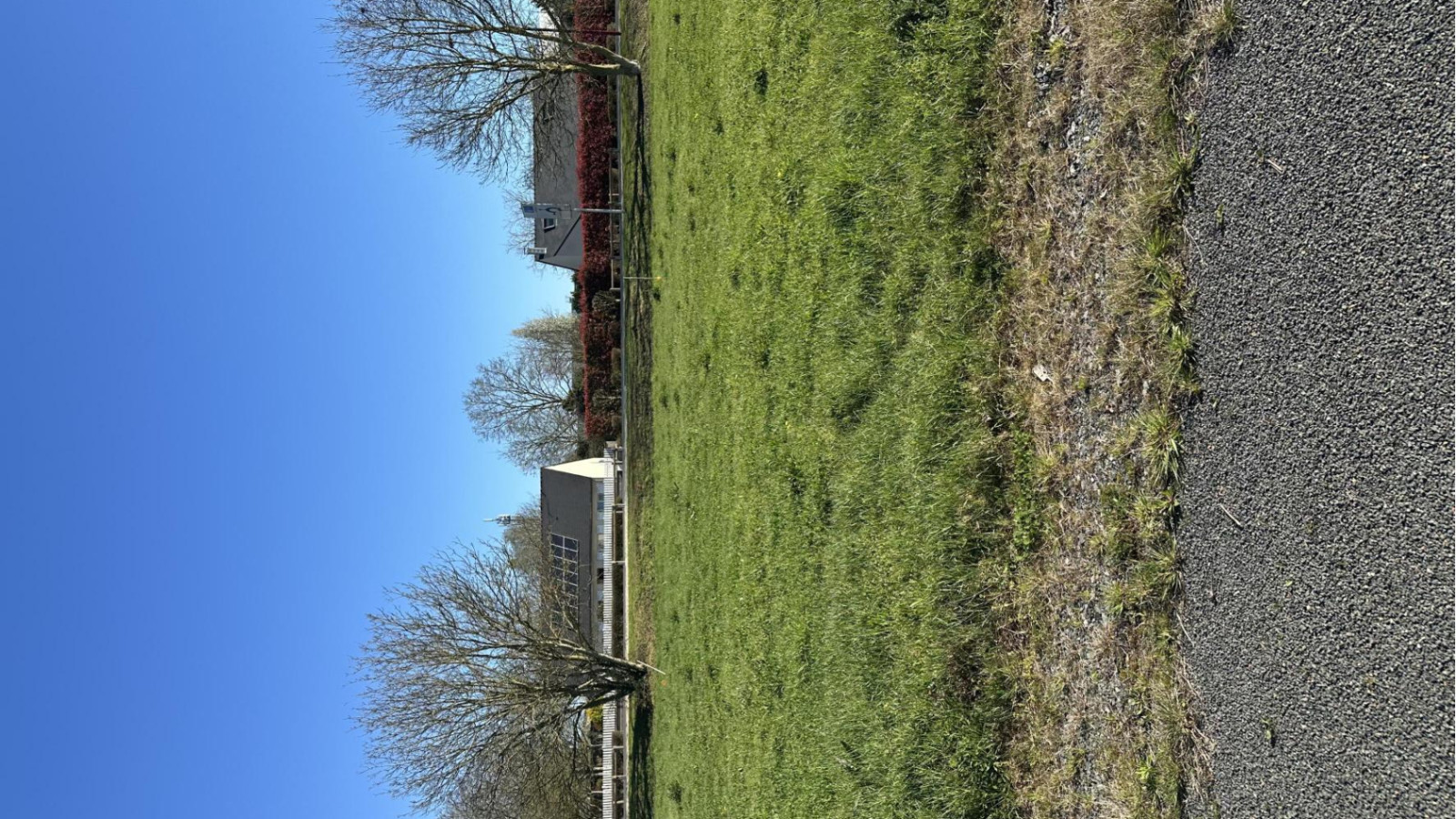 Terrain constructible de 454m2 à Candé