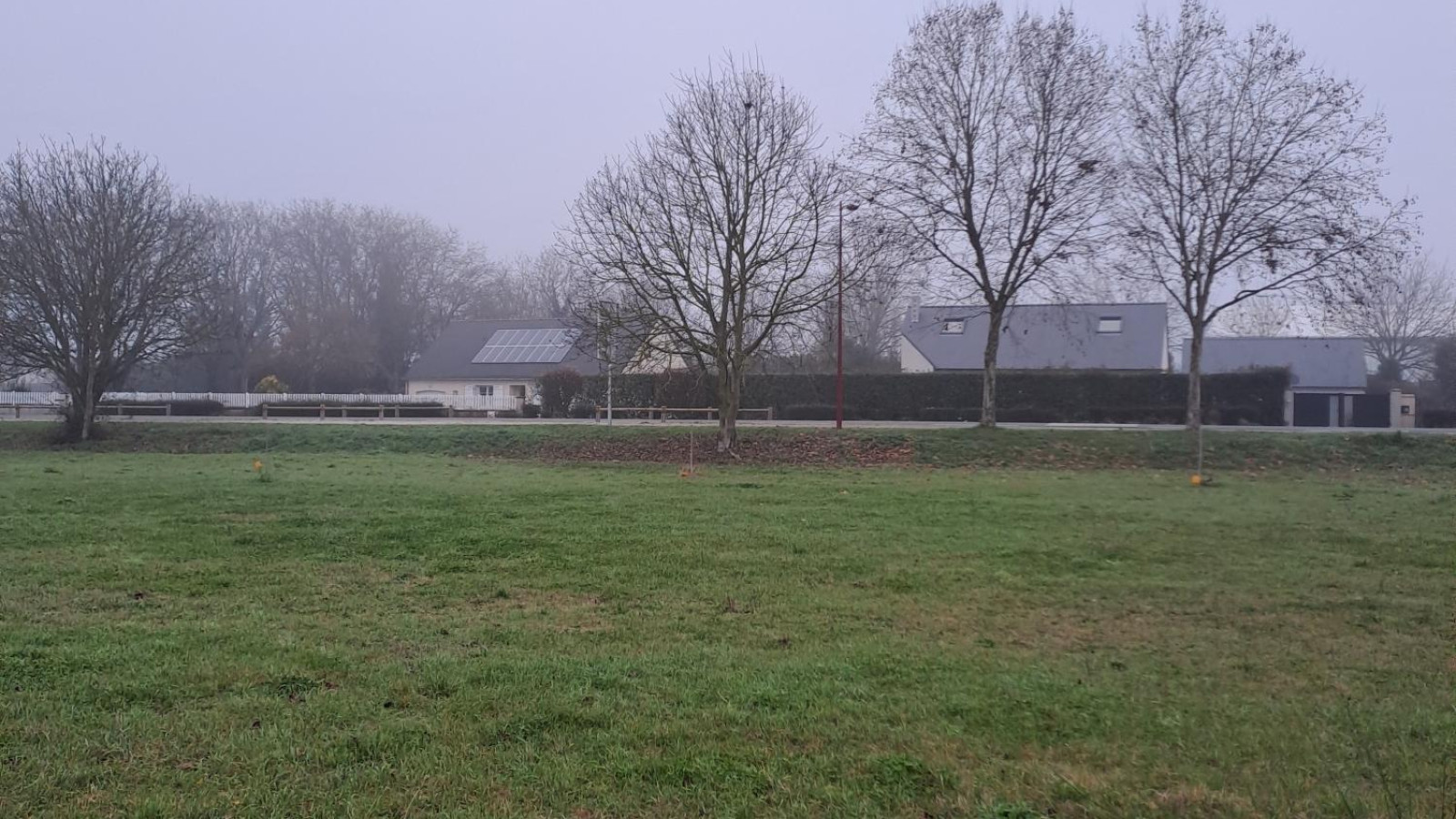 Terrain constructible de 413m2 à Morannes sur Sarthe-Daumeray