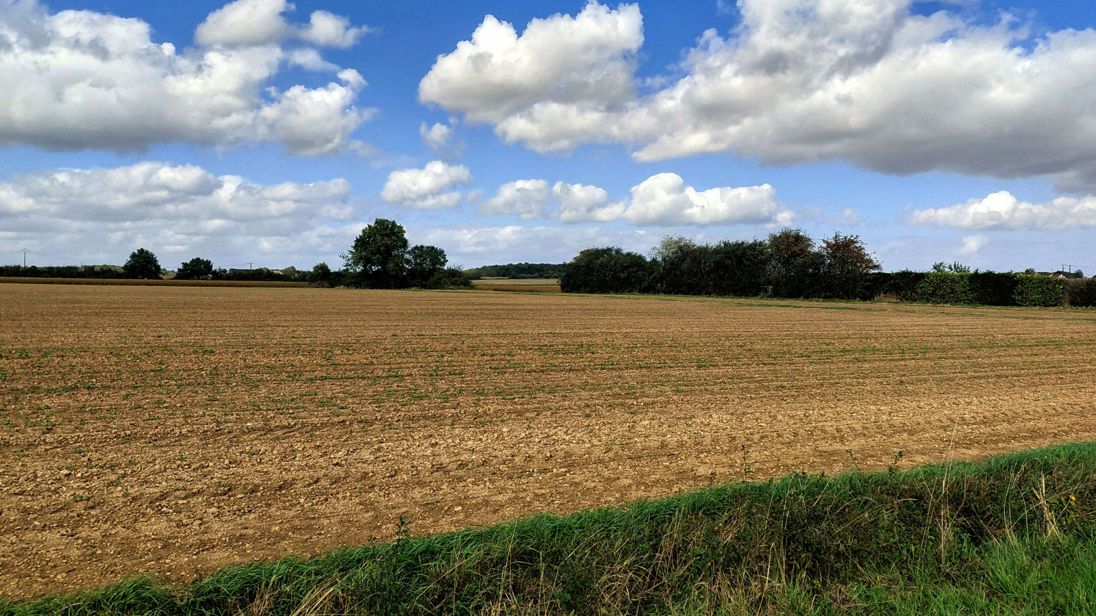 Terrain constructible de 408m2 à Notre-Dame-d'Oé