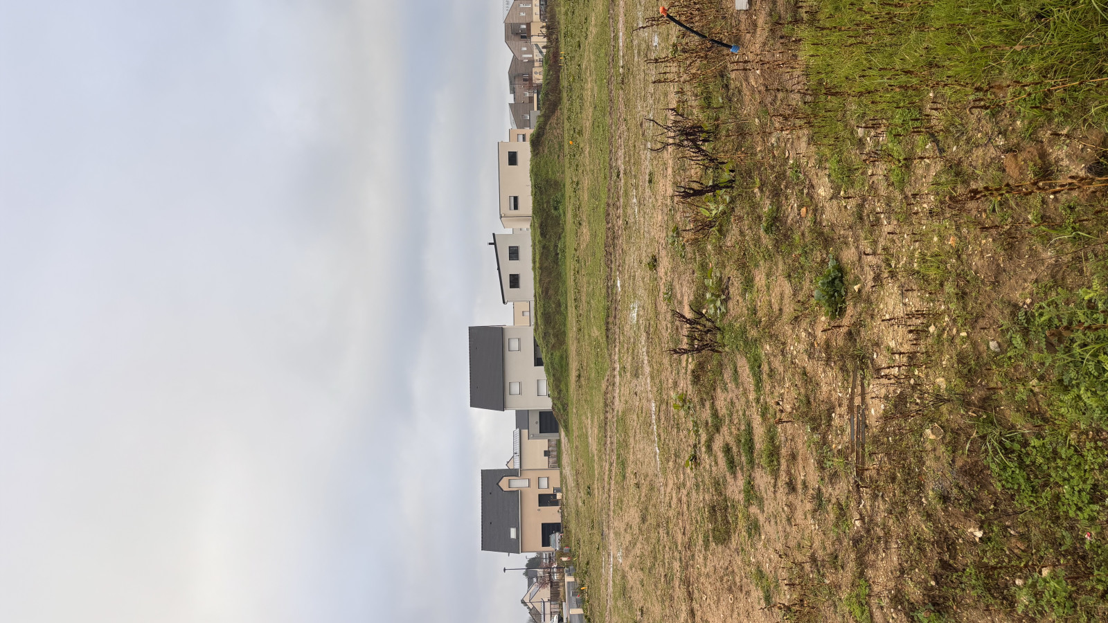 Terrain constructible de 422m2 à Mazé-Milon