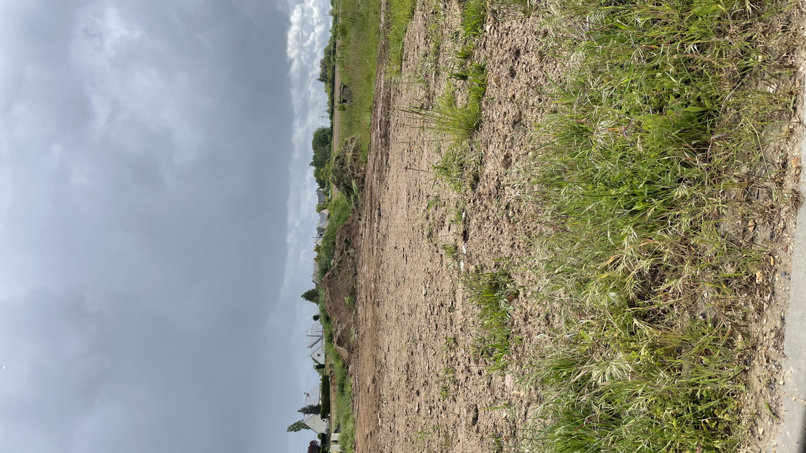 Terrain constructible de 402m2 à Druye