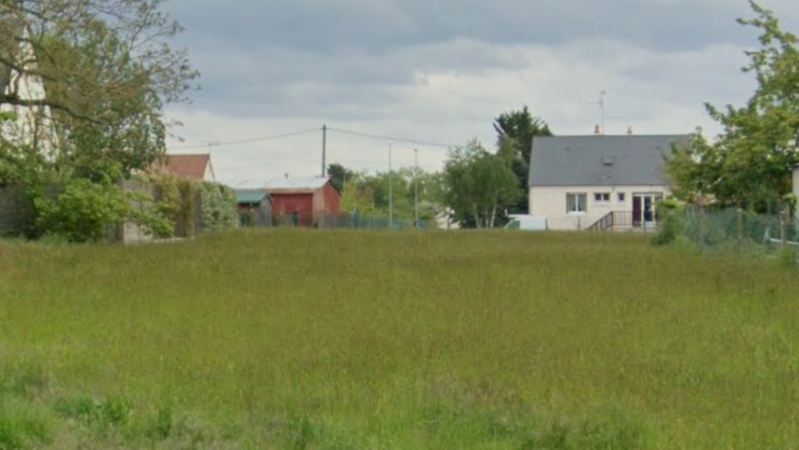 Terrain constructible de 600m2 à Cléry-Saint-André