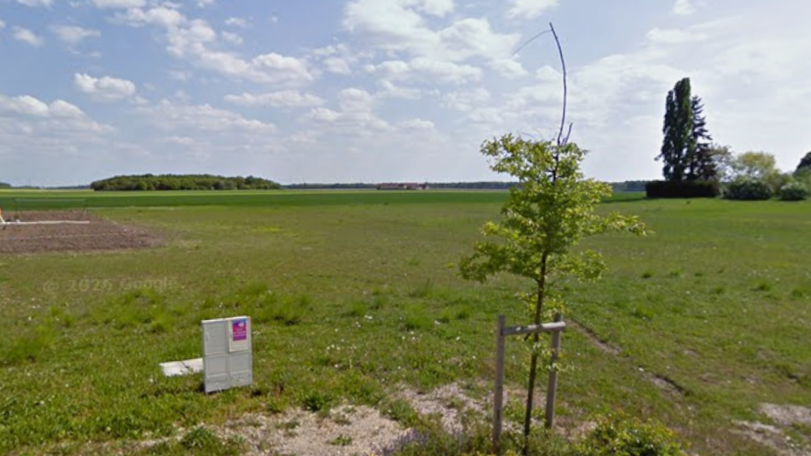 Terrain constructible de 825m2 à Huisseau-sur-Mauves