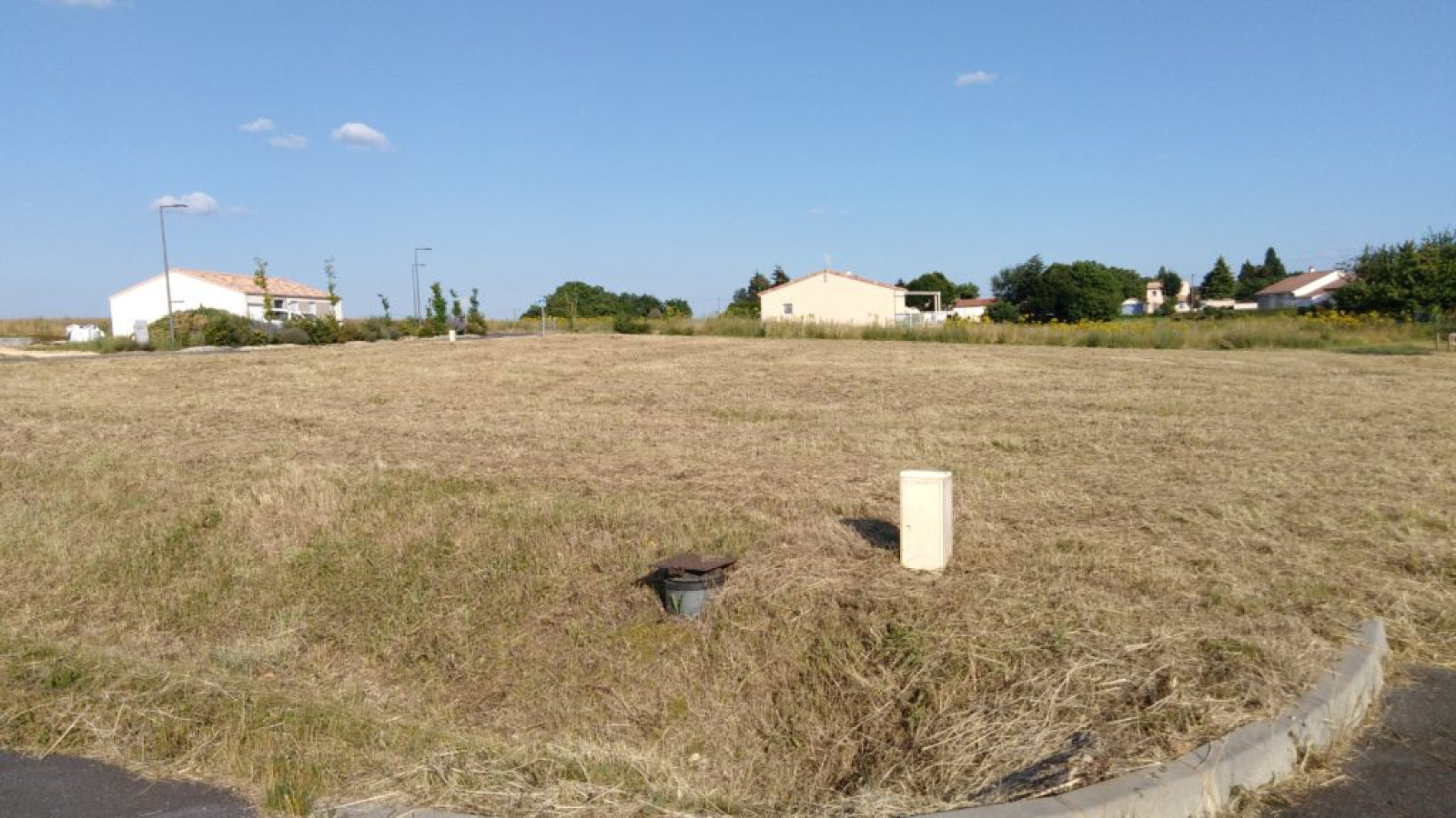 Terrain constructible de 710m2 à Châtellerault