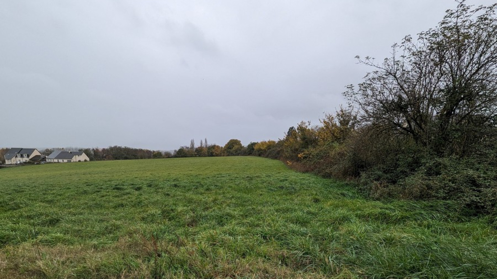 Terrain constructible de 410m2 à Sorigny
