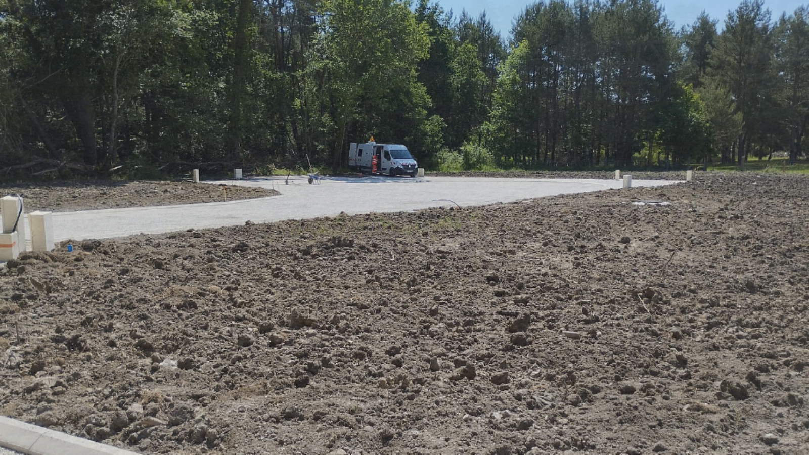 Terrain constructible de 657m2 à Saint-Lyé-la-Forêt