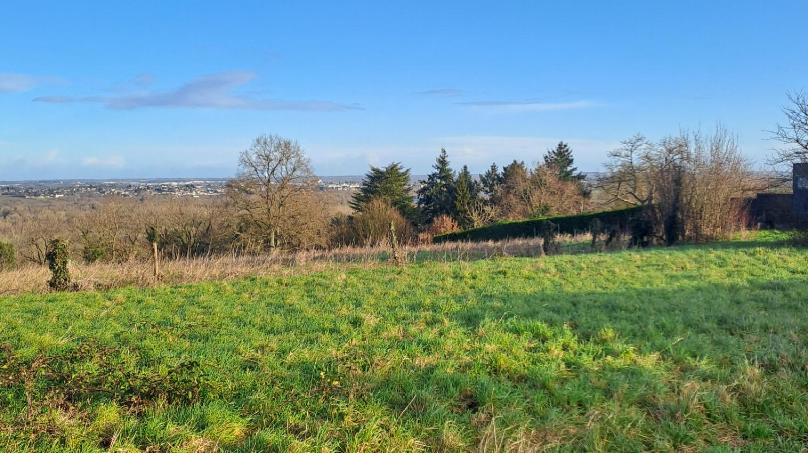 Terrain constructible de 497m2 à Orée d'Anjou