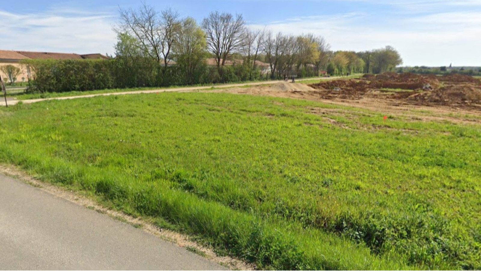 Terrain constructible de 980m2 à Amberre