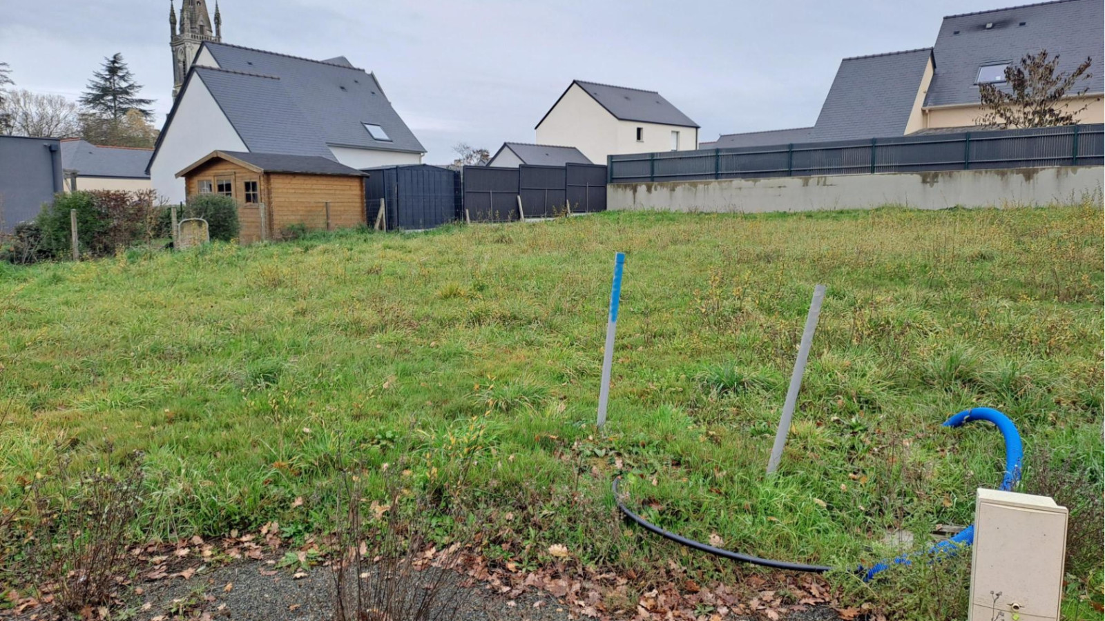 Terrain constructible de 464m2 à Sarrigné