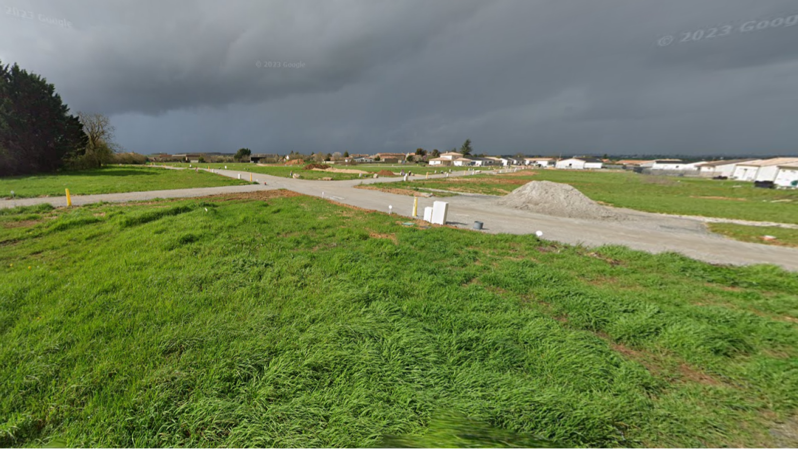 Terrain constructible de 493m2 à Iteuil