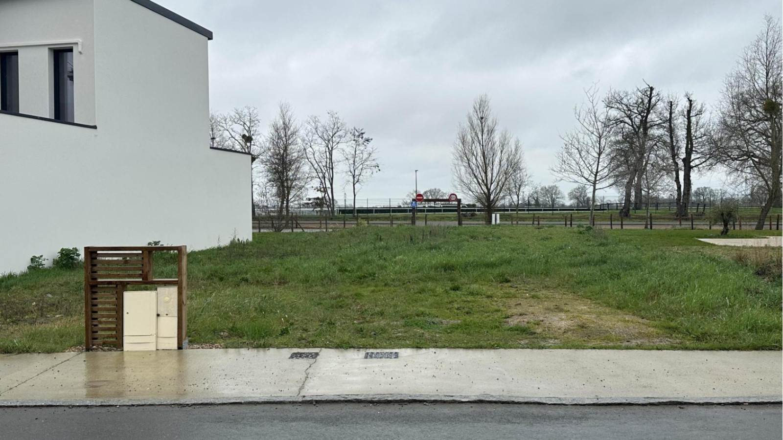 Terrain constructible de 464m2 à Sarrigné