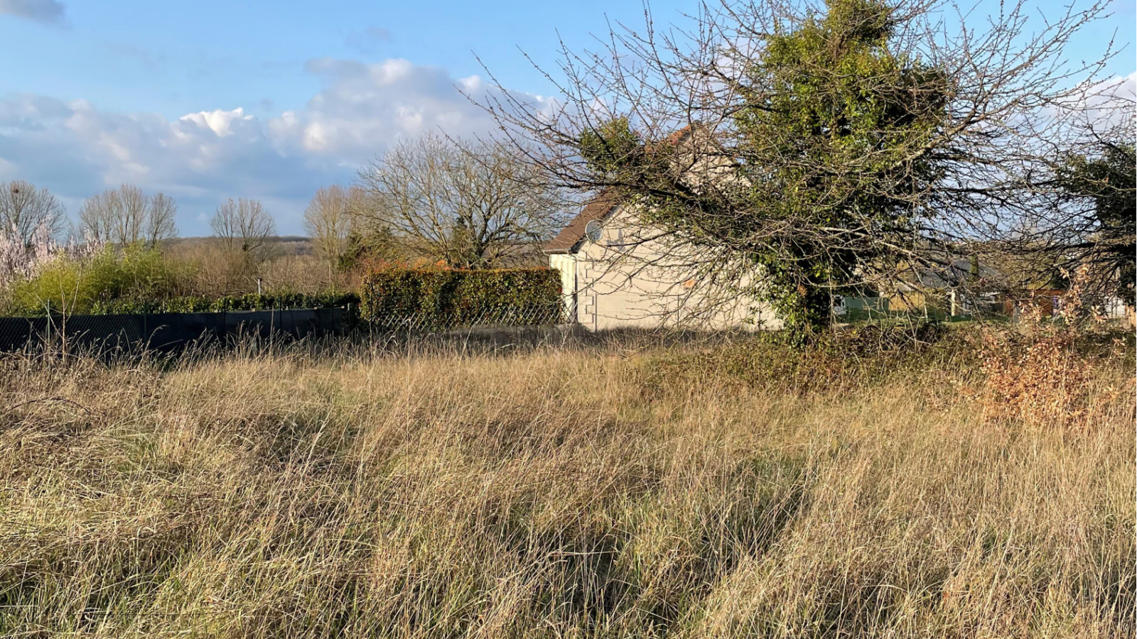 Terrain constructible de 419m2 à Saint-Pierre-des-Corps