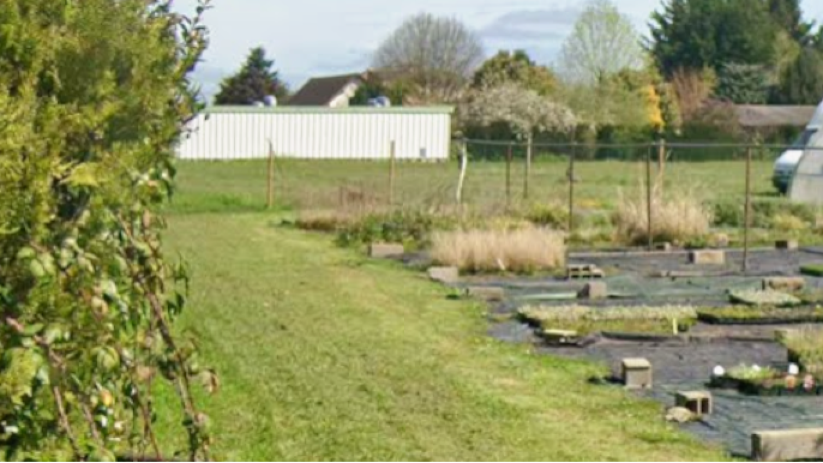 Terrain constructible de 904m2 à Férolles