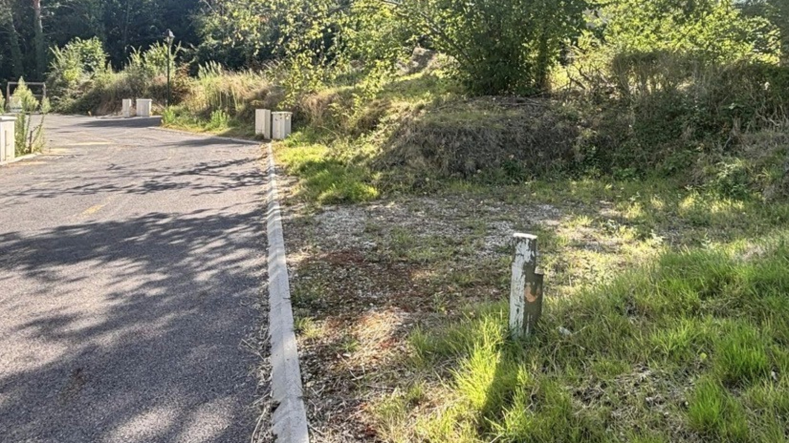 Terrain constructible de 679m2 à Bazoches-sur-Guyonne