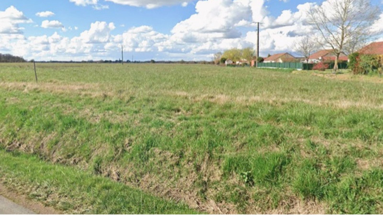 Terrain constructible de 7600m2 à Châtellerault