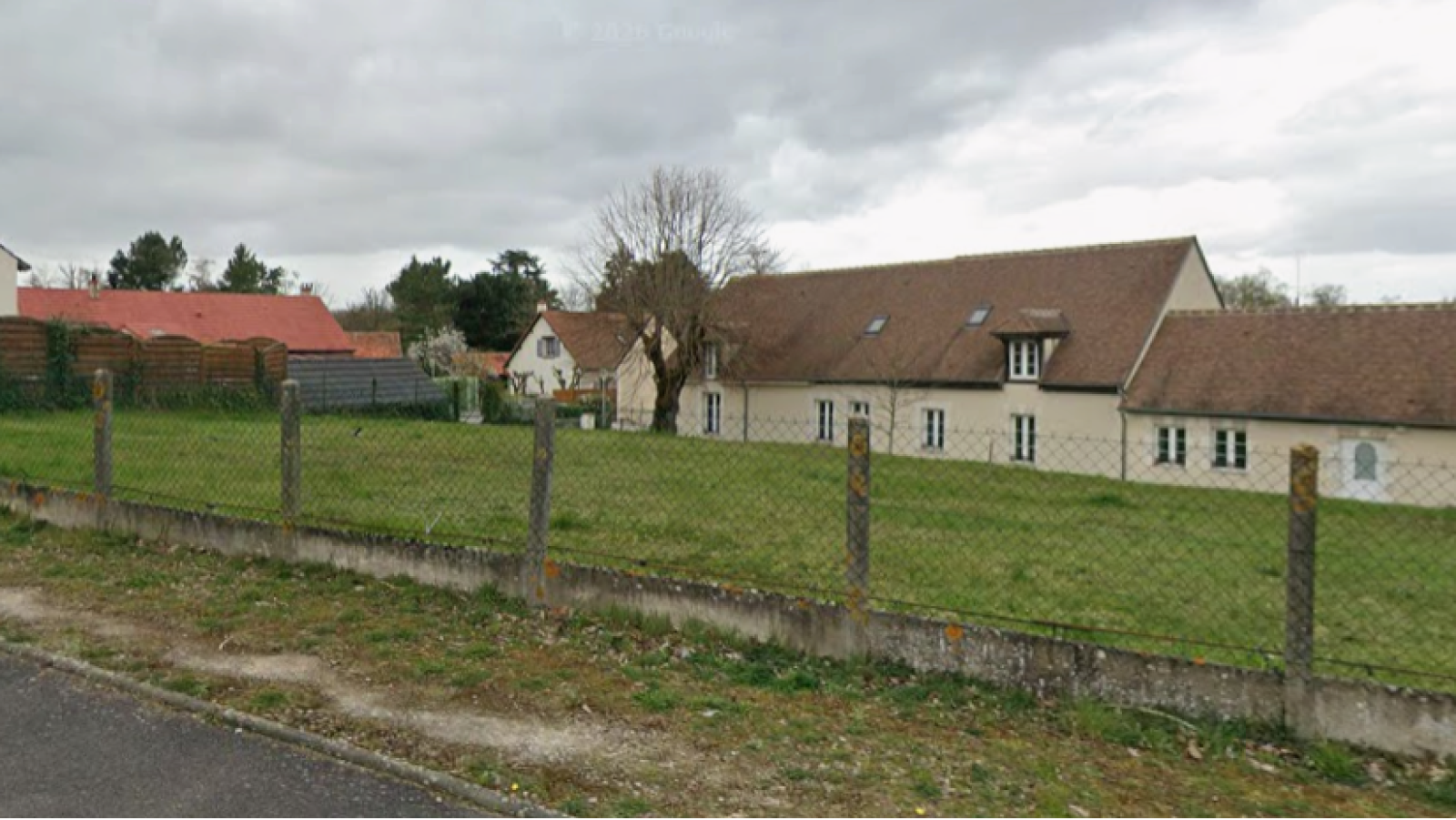 Terrain constructible de 568m2 à Saint-Cyr-en-Val